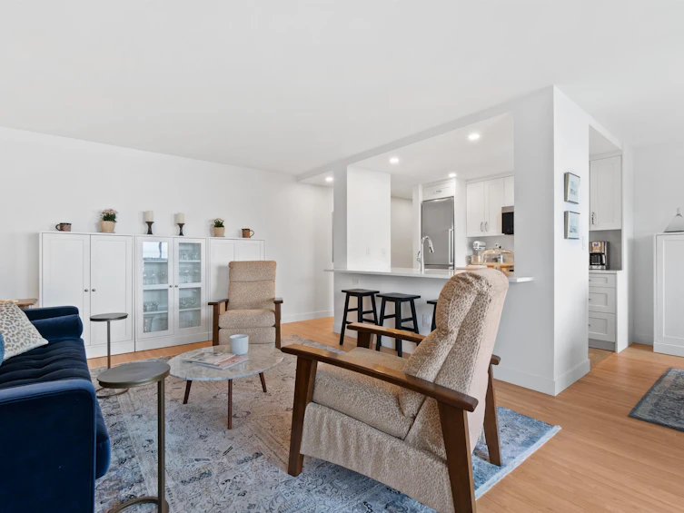 301-2246 Bellevue Avenue, West Vancouver, BC, V7V 1C6 - 4