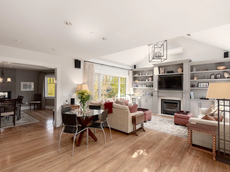 4208 W 13th Avenue, Vancouver, BC, V6R 2T8 - 2