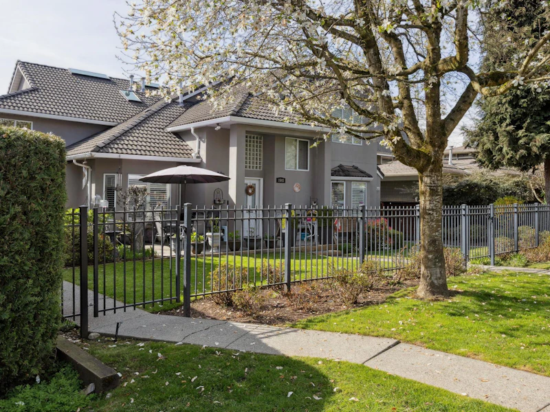 1541 Mahon Avenue, North Vancouver BC V7M 2S6