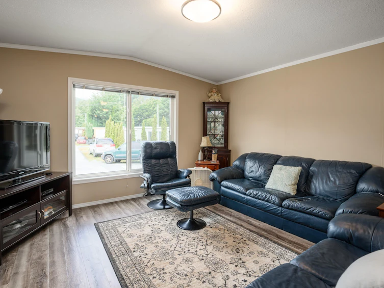 5-40022 Government Road, Squamish, BC, V0N 3G0 - 2