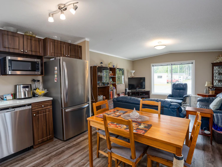 5-40022 Government Road, Squamish, BC, V0N 3G0 - 3