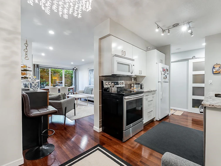 110-141 E 18th Street, North Vancouver, BC, V7L 2X3 - 12