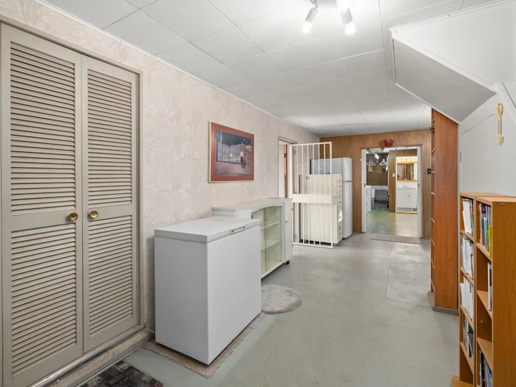 5489 Keith Street, Burnaby, BC, V5J 3C4 - 16