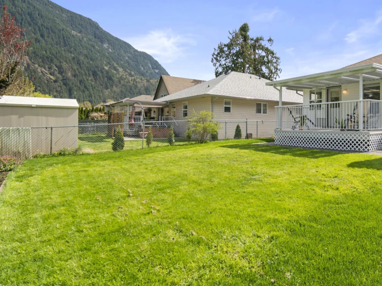 215 Balsam Avenue, Harrison Hot Springs, BC, V0M 1K0 - 38