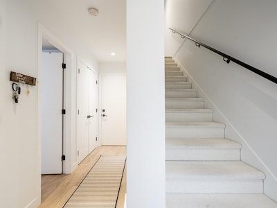 26-7127 193a Street - 2
