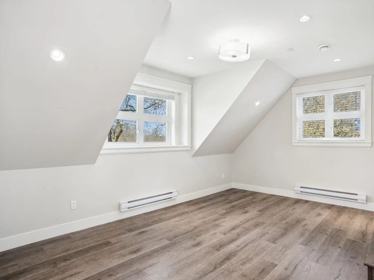 4513 Nanaimo Street, Vancouver, BC, V5N 5J2 - 2