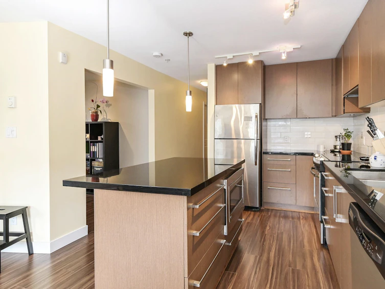 205-15775 Croydon Drive, Surrey, BC, V3Z 2L6 - 9