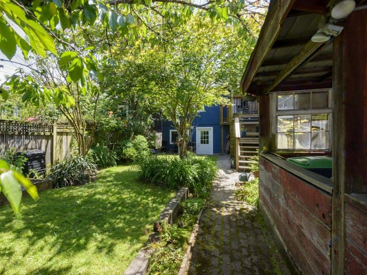 2745 E 5th Avenue, Vancouver, BC, V5M 1N3 - 37