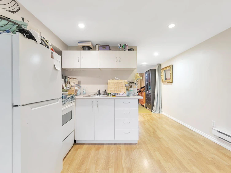 2745 E 5th Avenue, Vancouver, BC, V5M 1N3 - 27