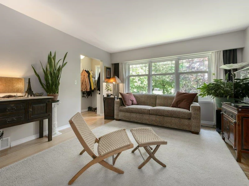 2745 E 5th Avenue, Vancouver BC V5M 1N3