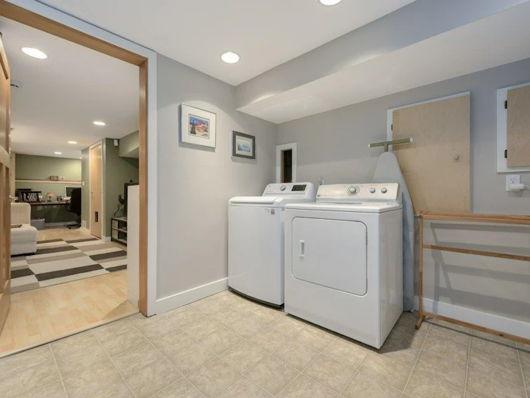 2745 E 5th Avenue, Vancouver, BC, V5M 1N3 - 18