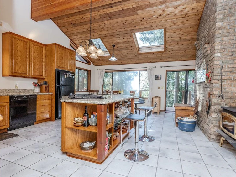 1254 Gower Point Road, Gibsons, BC, V0N 1V3 - 13