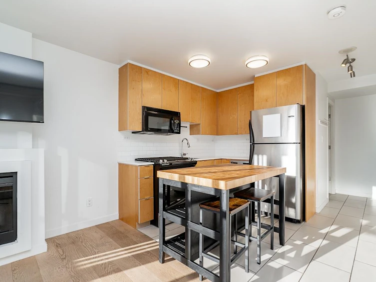 704-989 Beatty Street, Vancouver, BC, V6Z 3C2 - 2