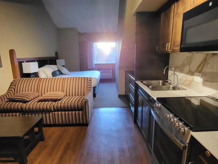 210-4220 Gateway Drive, Whistler, BC, V8E 0Z7 - 10