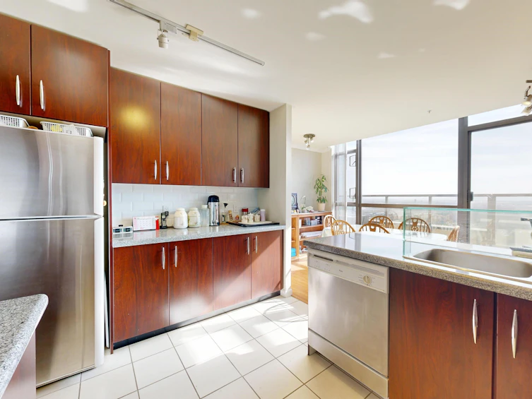 2101-7388 Sandborne Avenue, Burnaby, BC, V3N 5C4 - 6