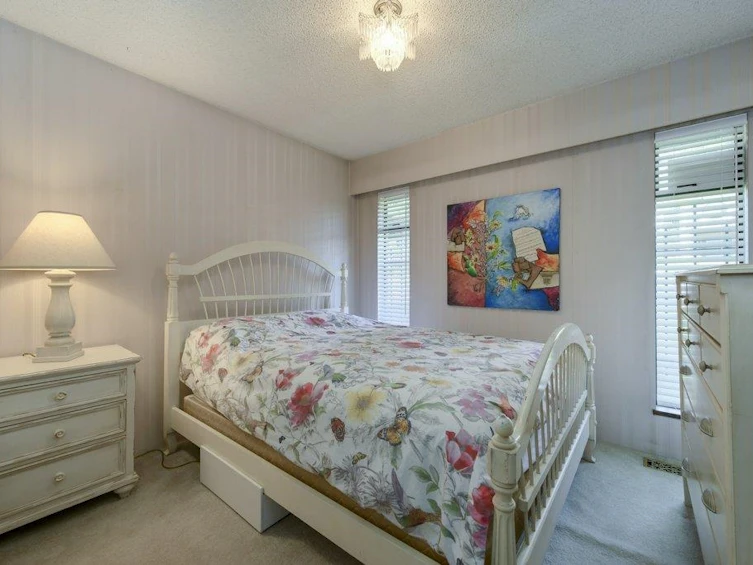 8194 Woodlake Court, Burnaby, BC, V5A 3P4 - 17