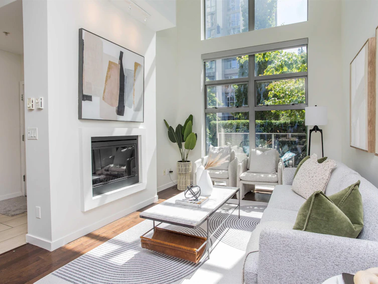 1237 Richards Street, Vancouver, BC, V6B 3G3 - 2