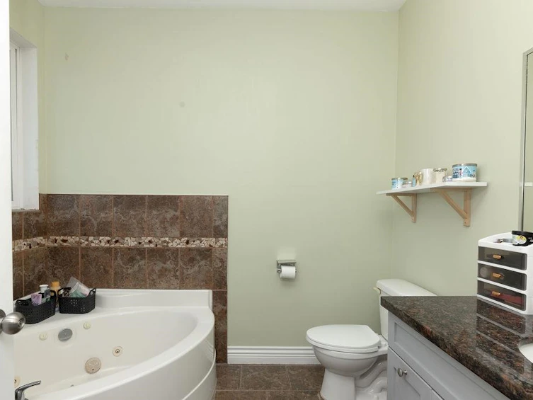 787 North Road, Gibsons, BC, V0N 1V9 - 16
