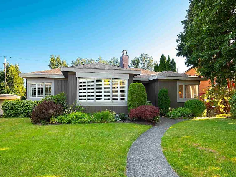4726 W 7th Avenue, Vancouver BC V6T 1C6