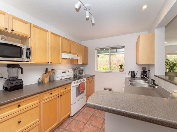 110-5711 Ebbtide Street, Sechelt, BC, V7Z 0J5 - 9