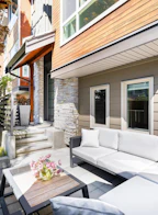 9 897 Premier Street