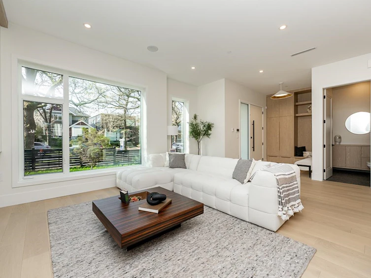 439 W 22nd Avenue, Vancouver, BC, V5Y 2G6 - 2