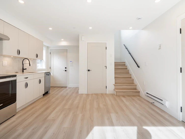 439 W 22nd Avenue, Vancouver, BC, V5Y 2G6 - 37