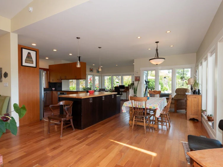 889 Cowan Point Drive, Bowen Island, BC, V0N 1G2 - 9