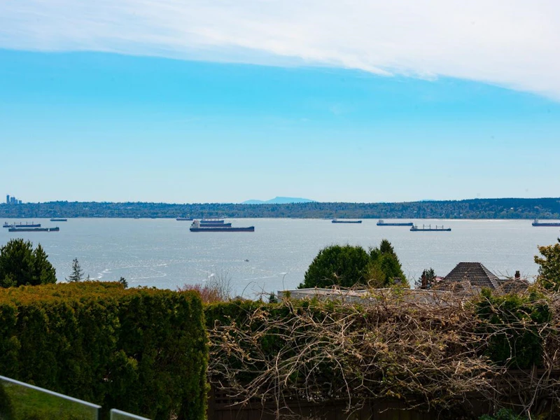4231 Rockridge Crescent, West Vancouver BC V7W 1A9