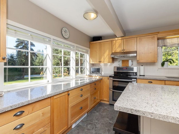 1266 Reed Road, Gibsons, BC, V0N 1V7 - 4