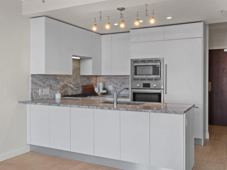 608-175 Victory Ship Way, North Vancouver, BC, V7L 0G1 - 6