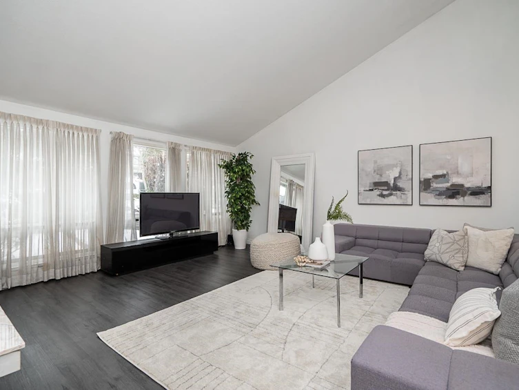 2948 Roseglen Court, Burnaby, BC, V5A 3W4 - 2