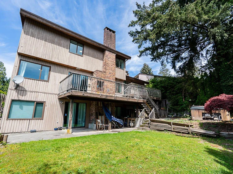 2948 Roseglen Court, Burnaby, BC, V5A 3W4 - 11