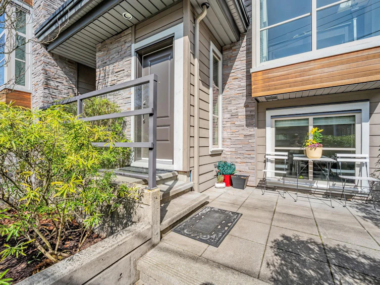 6-3025 Baird Road, North Vancouver, BC, V7K 2G5 - 2