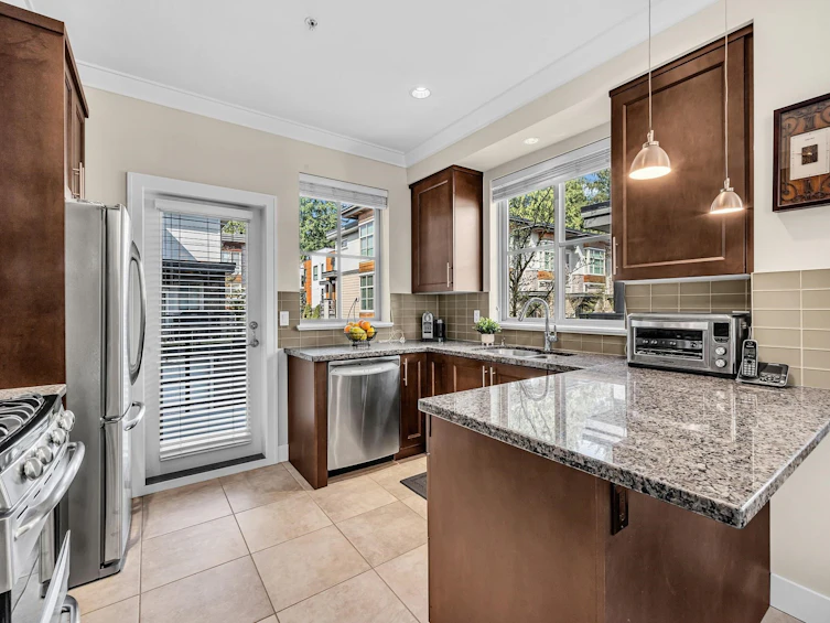 6-3025 Baird Road, North Vancouver, BC, V7K 2G5 - 7