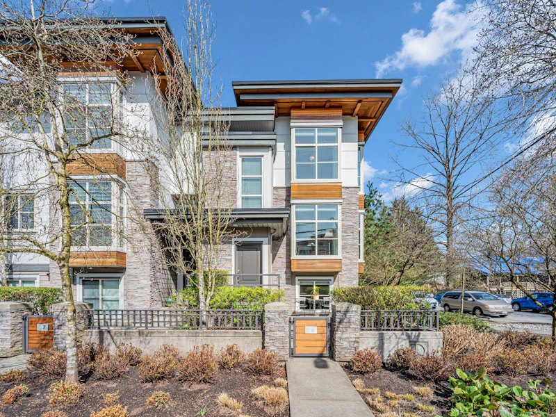 6 - 3025 Baird Road, North Vancouver BC V7K 2G5