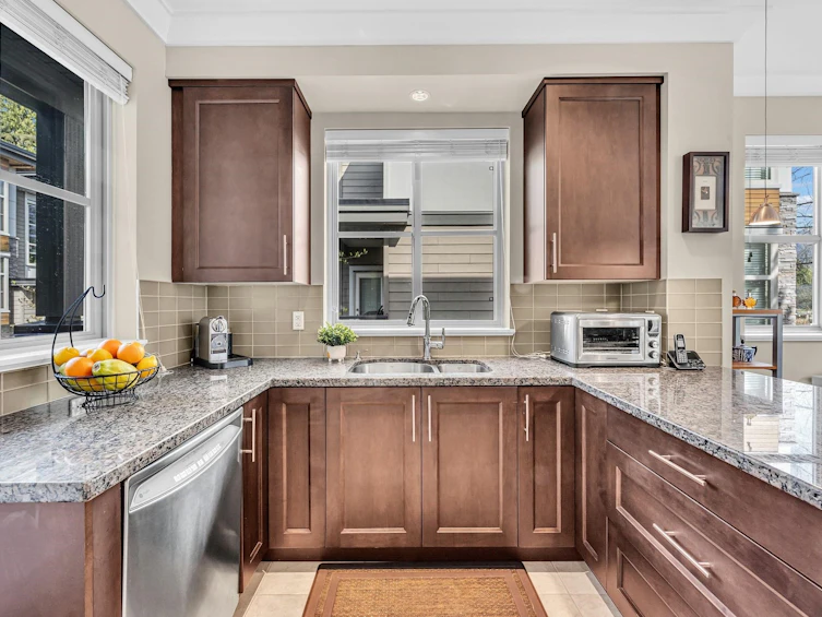 6-3025 Baird Road, North Vancouver, BC, V7K 2G5 - 9