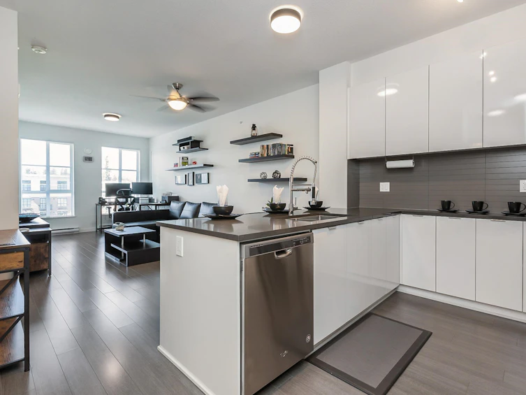 426-15137 33 Avenue, Surrey, BC, V3Z 0N7 - 5