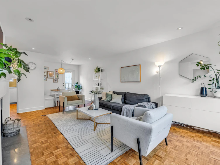1361 W 7th Avenue, Vancouver, BC, V6H 1B8 - 2