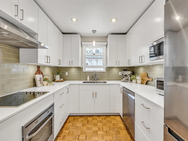 1361 W 7th Avenue, Vancouver, BC, V6H 1B8 - 8