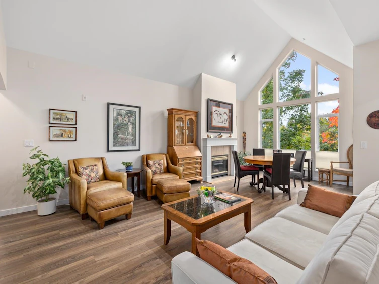 403-678 W Queens Road, North Vancouver, BC, V7N 2L3 - 2