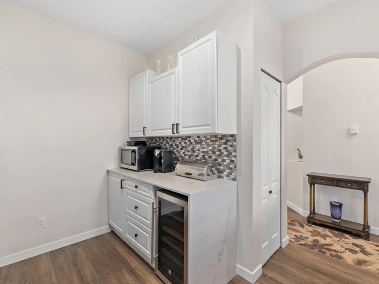 403-678 W Queens Road, North Vancouver, BC, V7N 2L3 - 11