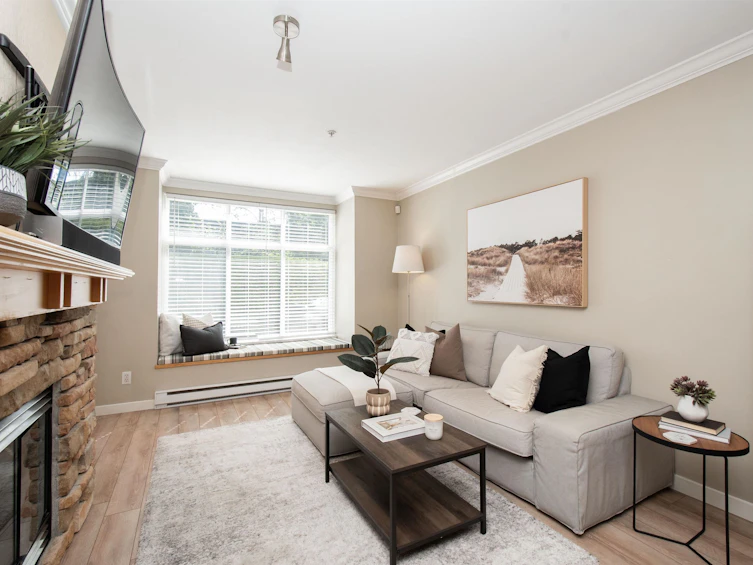 109-1111 Lynn Valley Road, North Vancouver, BC, V7J 3V4 - 2