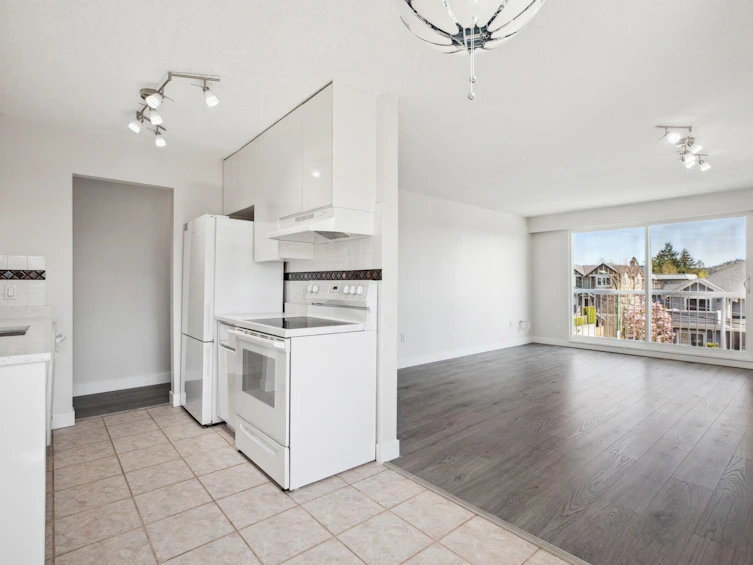 205-371 Ellesmere Avenue, Burnaby, BC, V5B 3T1 - 6
