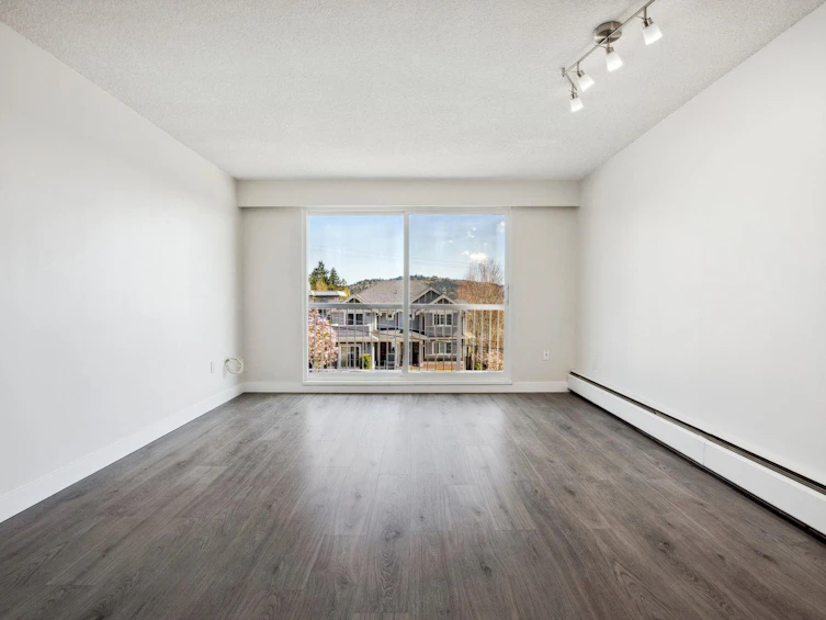 205-371 Ellesmere Avenue, Burnaby, BC, V5B 3T1 - 7