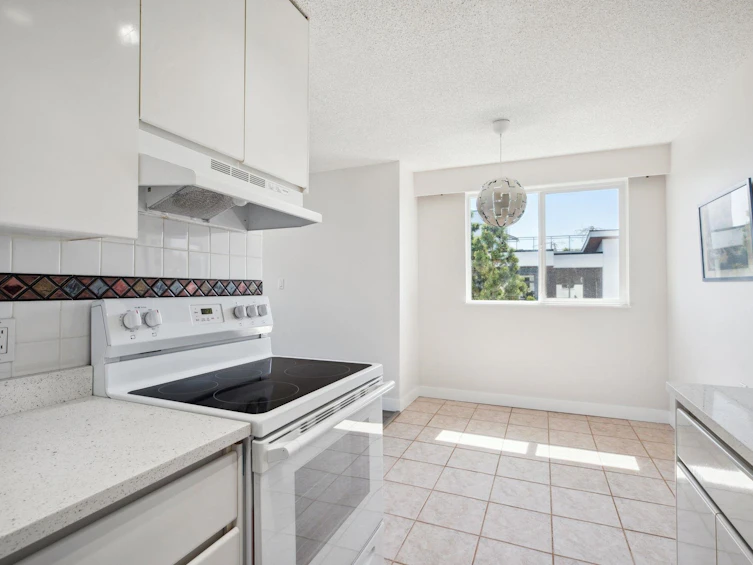 205-371 Ellesmere Avenue, Burnaby, BC, V5B 3T1 - 10