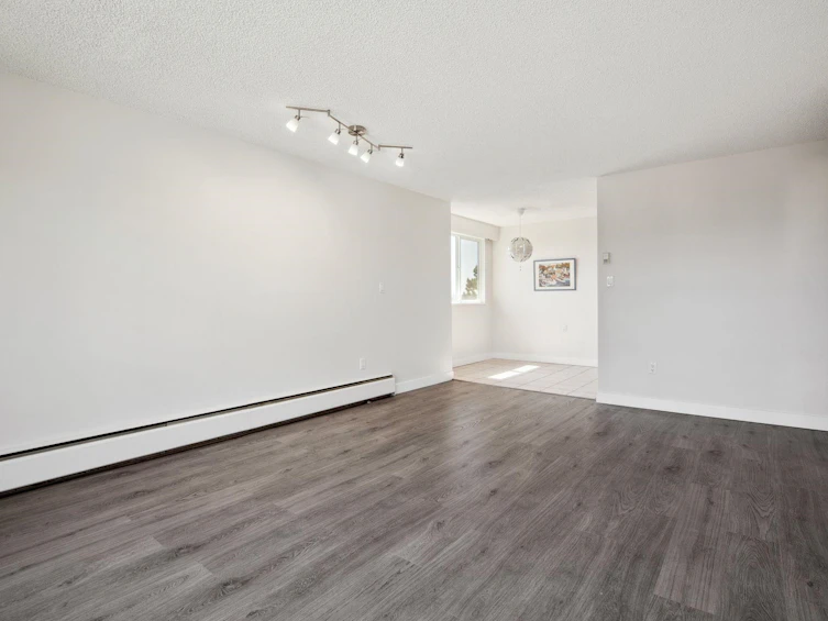 205-371 Ellesmere Avenue, Burnaby, BC, V5B 3T1 - 4