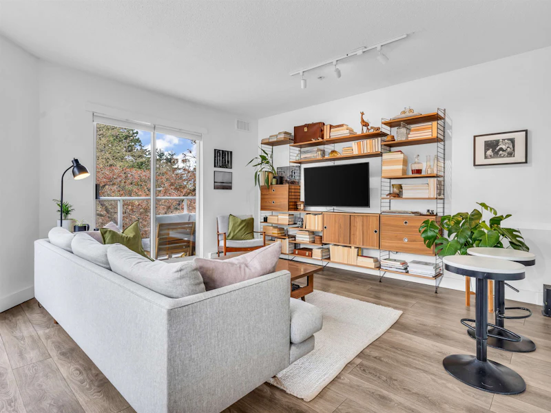 211 - 889 W 7th Avenue, Vancouver BC V5Z 1C2