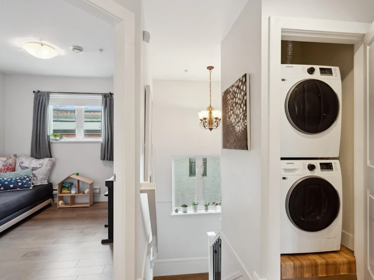1247 E 23rd Avenue, Vancouver, BC, V5V 1Z1 - 18
