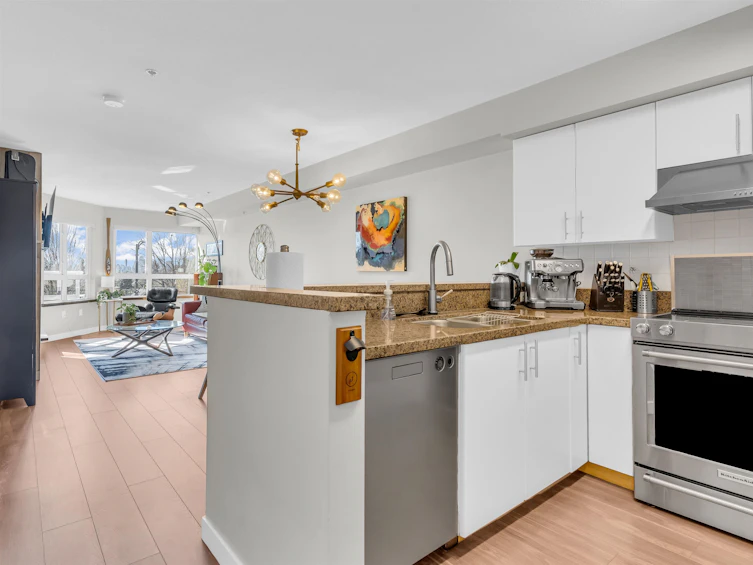 304-1707 Charles Street, Vancouver, BC, V5L 2T6 - 7
